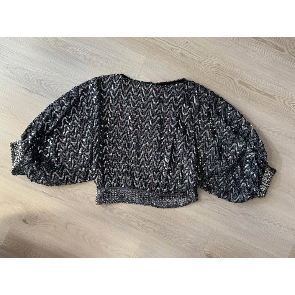 Sakowitz Medium Vintage Black & Silver Sequin Balloon Sleeve Stretchy Top - Picture 7 of 8